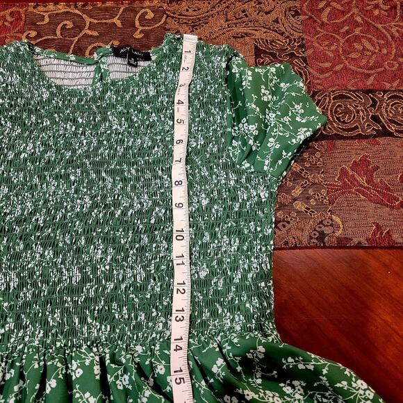 Aly Daly Small Smocked Maxi Dress Green Floral Print Size Small Three Tiered - Picture 10 of 15